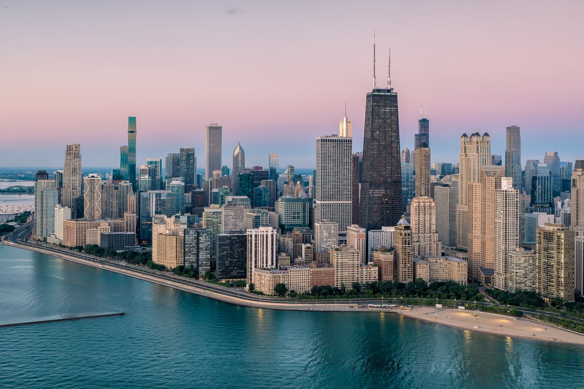 NASTAD's tweet image. "Chicago, Cook County and Illinois are on the cusp of ending the HIV epidemic in our city, county and
state. But that progress is fragile. " Read more here: ow.ly/HRSW50WuHwW