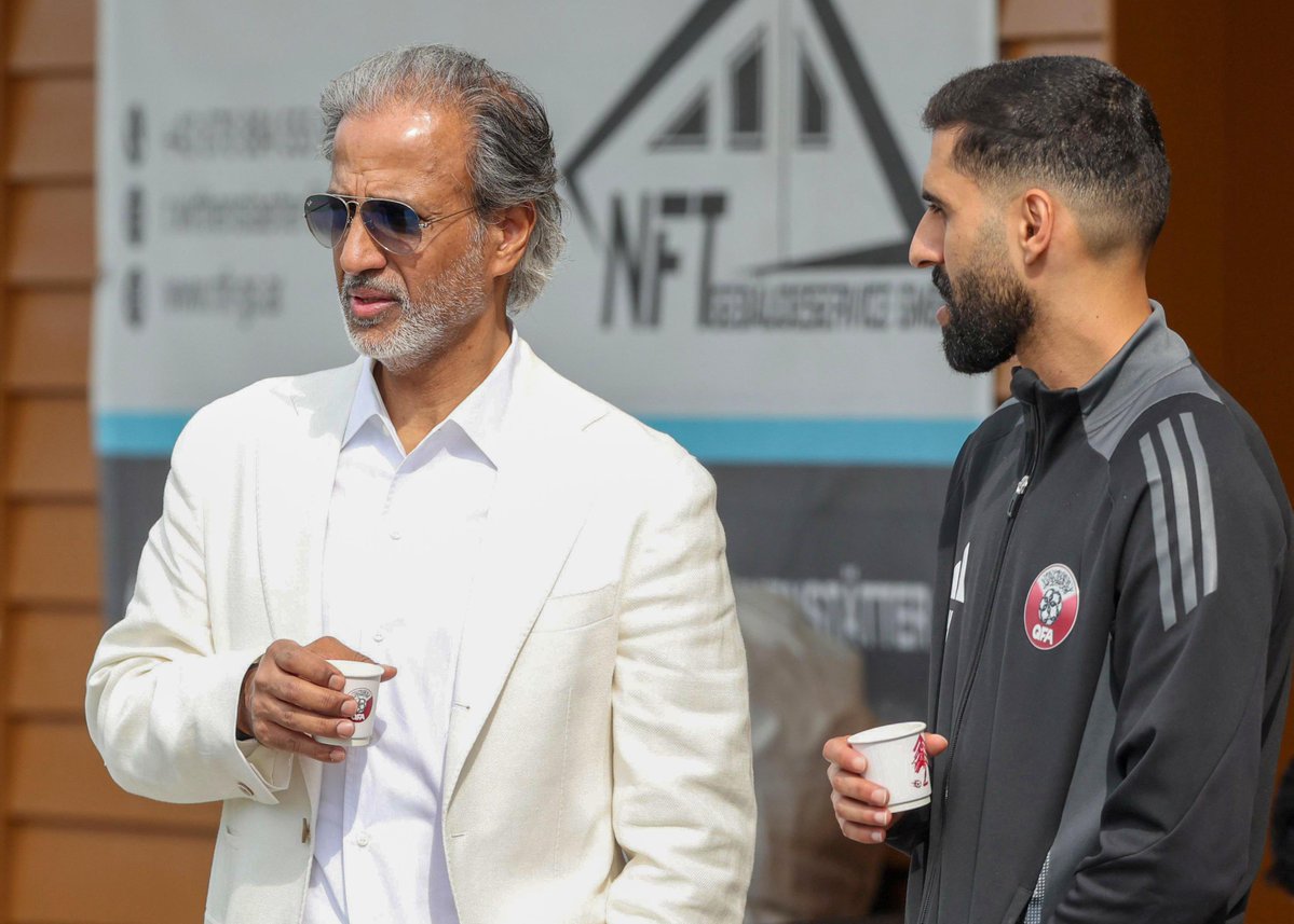 QFA's tweet image. جانب من حضور سعادة الشيخ حمد بن خليفة بن أحمد آل ثاني وزير الرياضة والشباب لمباراة منتخبنا الوطني أمام نادي ميتاليست 1925 الاوكراني، ضمن معسكر منتخبنا الوطني في النمسا