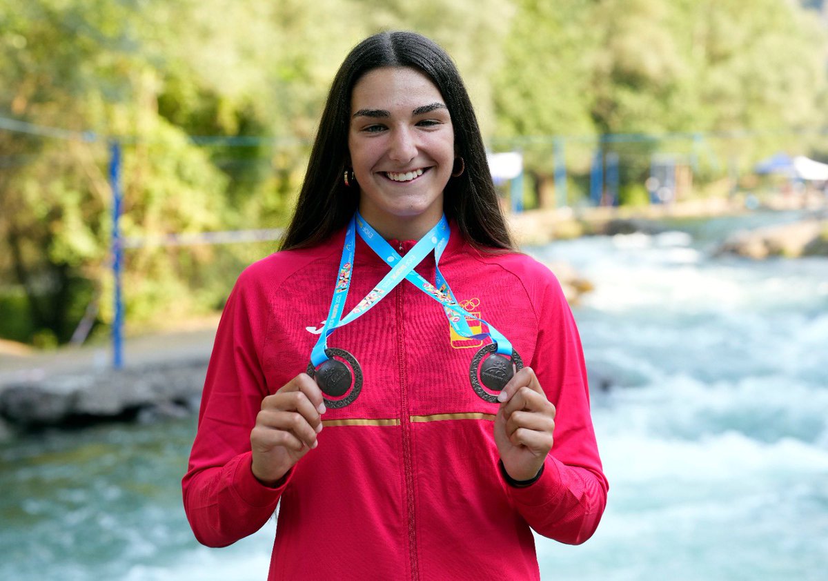 COE_es's tweet image. 👏🏼 No nos cansamos de aplaudir y de lucir con orgullo a nuestros medallistas.
🥉🥉 Ainhoa Segura en K1 y C1 slalom
🥉 Carla Sesar en -55 kg de taekwondo
🥉 El relevo mixto de 4x100 estilos
🔝 ¿Dónde está vuestro techo?
#EYOFSkopje2025 #ReadyToShine #ElCorazónDeEspaña