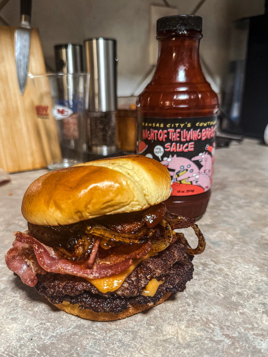 blaketmorgan's tweet image. I might do 3oz patties instead of 4oz from now on…
I have a lot to think about.