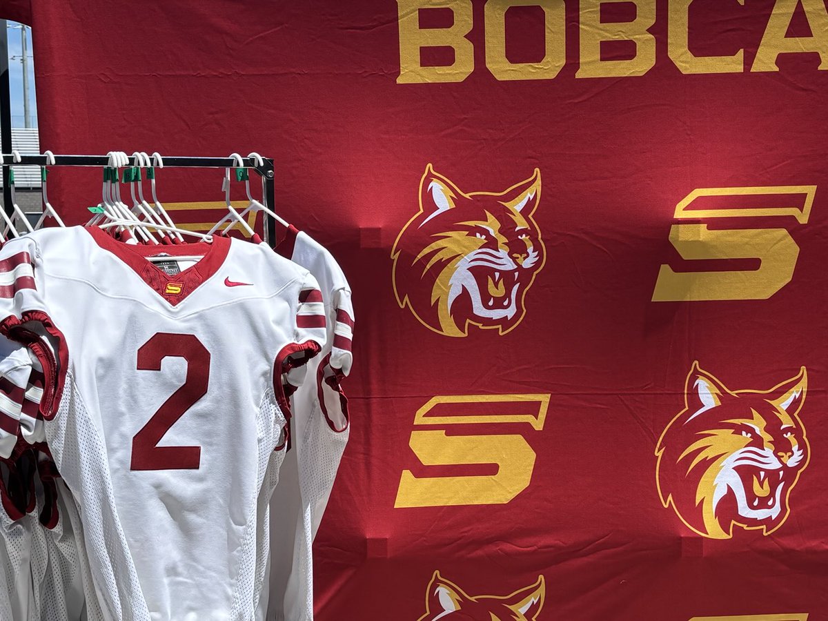 GoSCBobcats's tweet image. Picture day for football. We ready!
#feartheclowder @Saddleback_FB