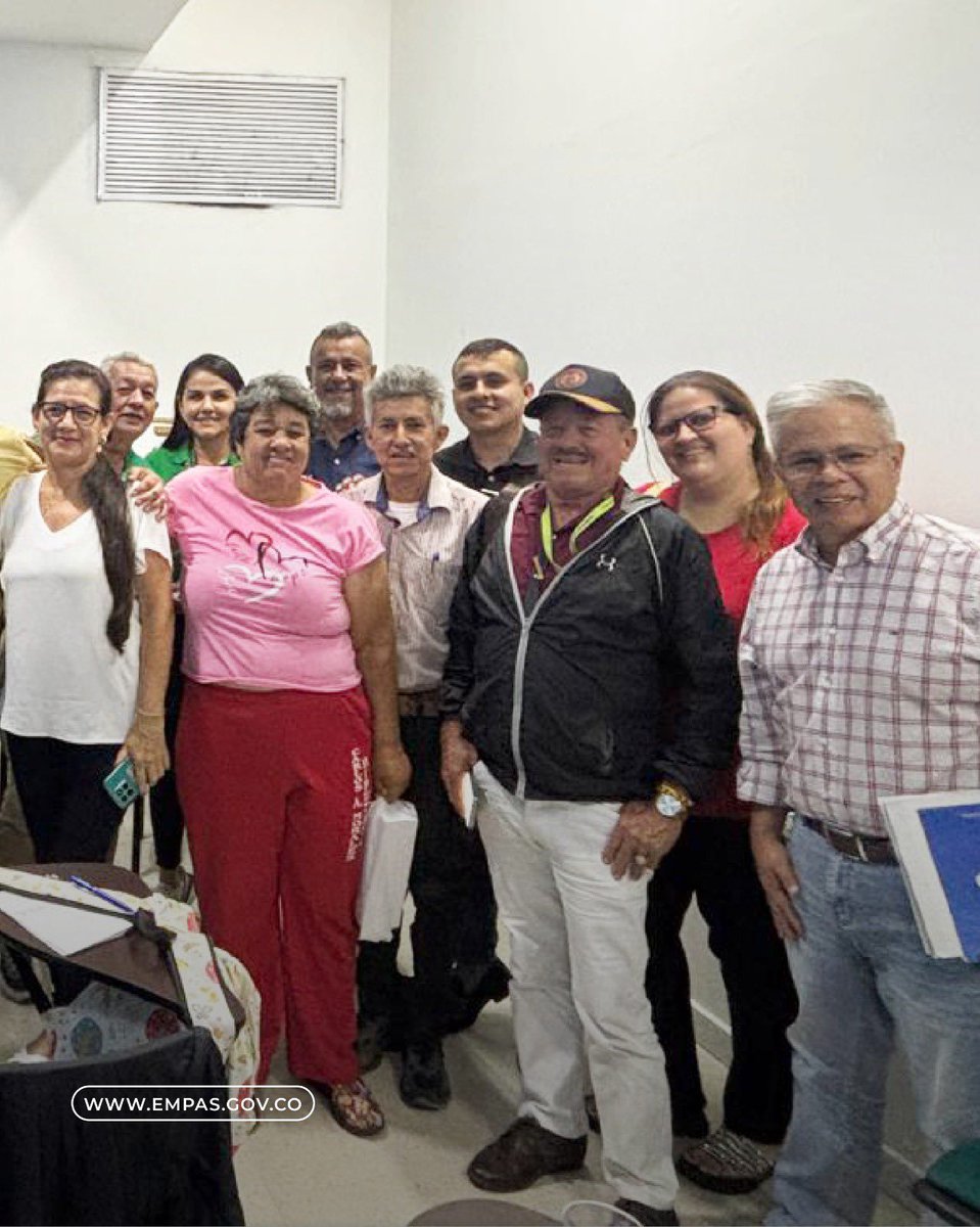 En EMPAS creemos en el poder del diálogo. Por eso nos reunimos con los líderes de la Comuna 8 para escuchar de primera mano las necesidades de sus comunidades en materia de alcantarillado.