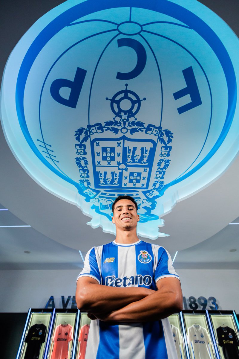 🚨 | OFFICIEL !

Alberto Costa quitte la Juve et rejoint Porto ! 👋🏼✅

🥇<a href="/FCPorto/">FC Porto</a>