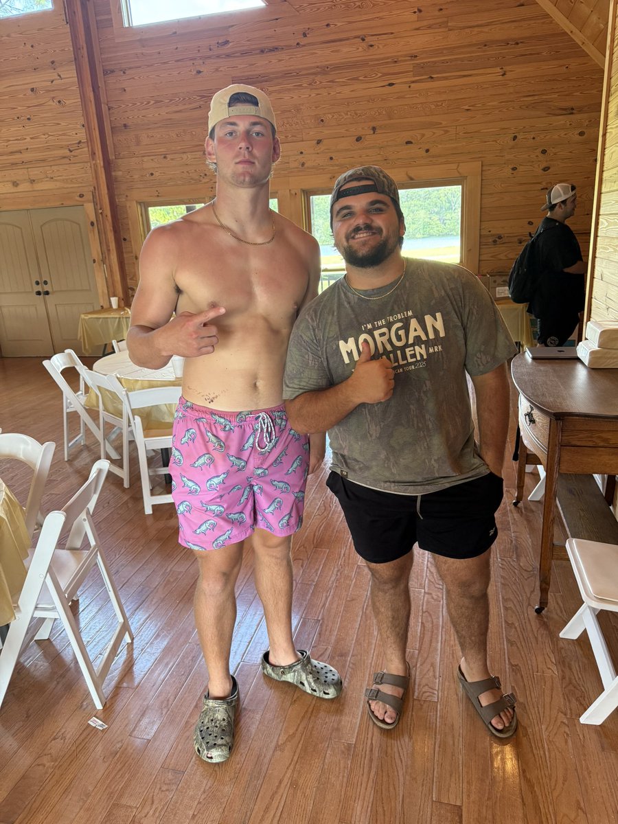 S/O to Mr. Wright for having us out and letting our guys get some team bonding and fellowship in today. Jet skis, video games, and corn hole. Great way to head into Fall Camp 

S/O to our two seniors, Dawsyn and Spivey, for being the corn hole champions today 🐝🔥

#ALLiN