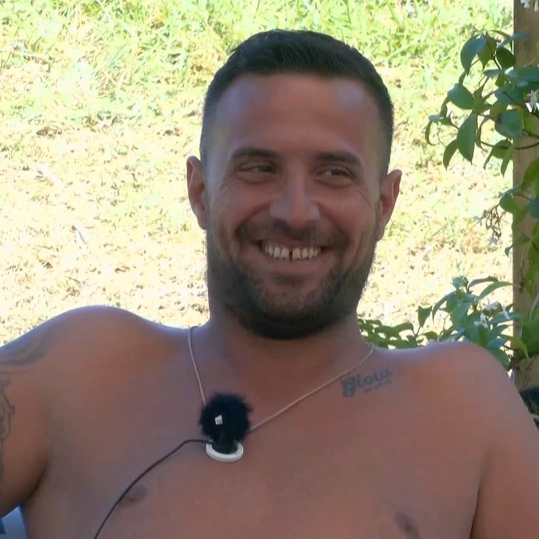 heythreshold's tweet image. ma come fai a incazzarti con uno con &apos;sta faccia?!  ⚰️

#temptationisland