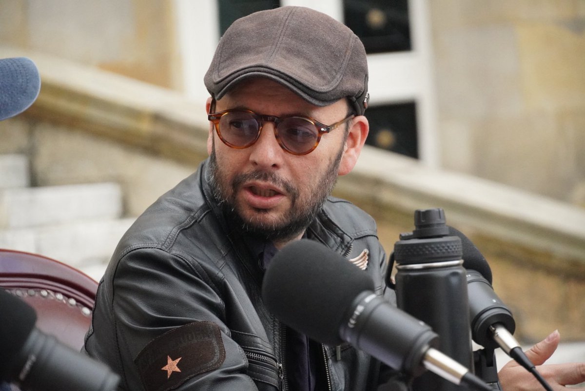 BecerraGabo's tweet image. Estamos grabando “Navegantes”, el #podcast de la @LigaSaludTrans. La #LeyIntegralTrans no es un favor, es una exigencia. Fue construida por un movimiento amplio y diverso, entre parches con voz propia y con dignidad. No se traguen las mentiras: ¡Esto es por la vida, y la vida se…