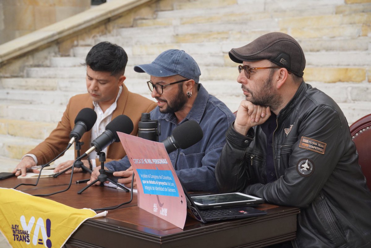 BecerraGabo's tweet image. Estamos grabando “Navegantes”, el #podcast de la @LigaSaludTrans. La #LeyIntegralTrans no es un favor, es una exigencia. Fue construida por un movimiento amplio y diverso, entre parches con voz propia y con dignidad. No se traguen las mentiras: ¡Esto es por la vida, y la vida se…