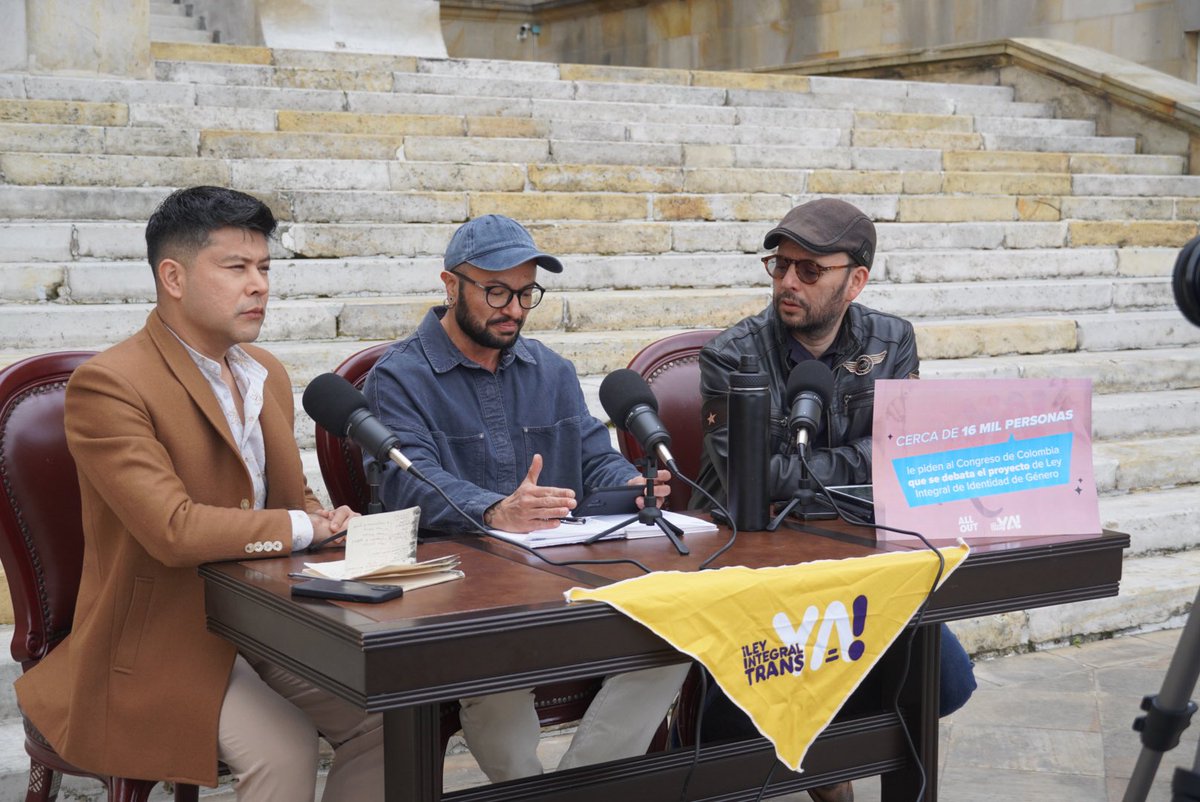 BecerraGabo's tweet image. Estamos grabando “Navegantes”, el #podcast de la @LigaSaludTrans. La #LeyIntegralTrans no es un favor, es una exigencia. Fue construida por un movimiento amplio y diverso, entre parches con voz propia y con dignidad. No se traguen las mentiras: ¡Esto es por la vida, y la vida se…