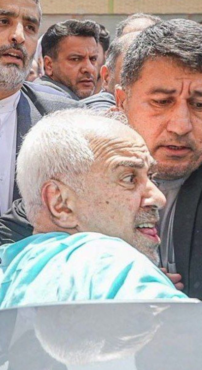 Nabaladoddole's tweet image. مصداق امروزی جمله (بگیرید پسر زن یهودیه را) کیست؟!!
تصویر تزئینی نیست!😏