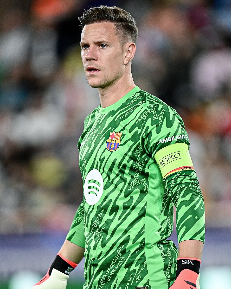 ultimate_kombo's tweet image. Get well soon TER STEGEN
He will be out for approx 5 months to treat his back issues.
That means he will not be registered giving room for the registration for Joan Garcia and possibly RASHFORD
I wish we were able to sell him but now we can't sell him again because nobody…