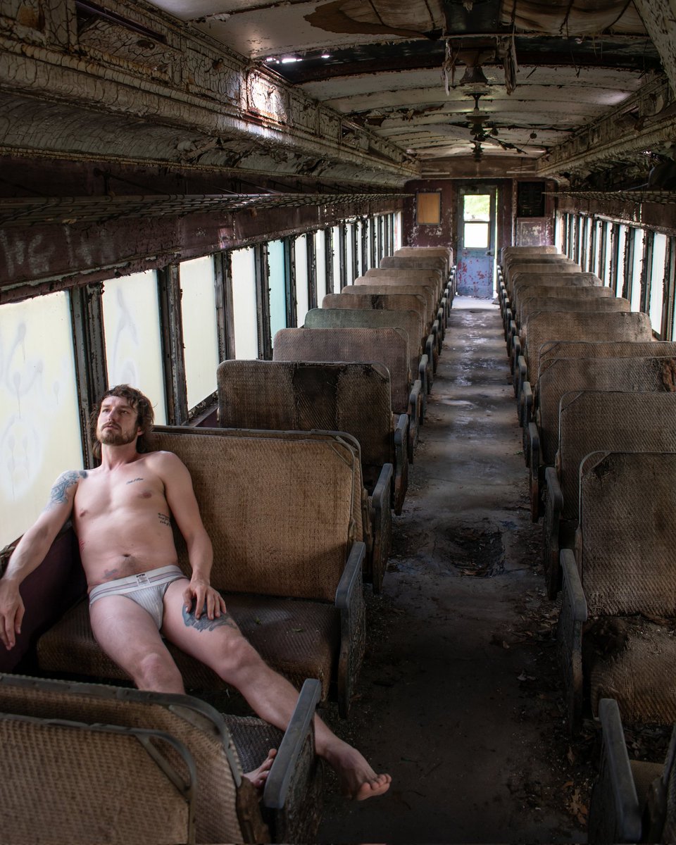 LandoBandoPorts's tweet photo. Traincar π€
#PatreonArtist #jockstrap #abandonedportraits #gaymale #malenude #nudemale #nudephotography #menswear #mensunderwear #gymjockstrap #gymjock https://t.co/WJxBVmyZso