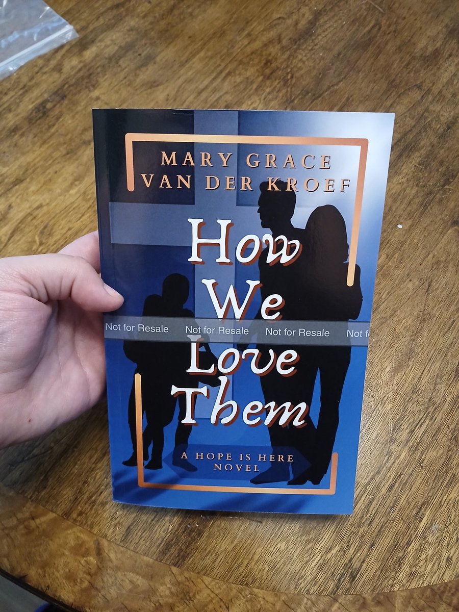 MGWriting's tweet image. Just arrived!!!
The final proofread starts on Monday.
Official release is October 14th!