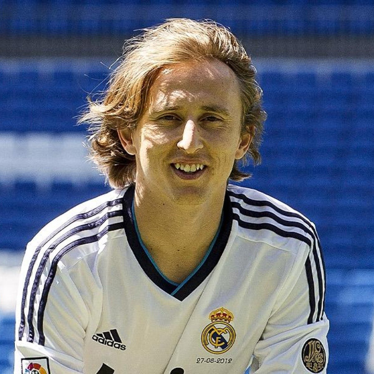 GerenteDeNoblex's tweet image. Teoría: los hinchas de River están ilusionados con Matías Galarza solo porque se parece a Modric, nadie tiene idea de cómo juega.