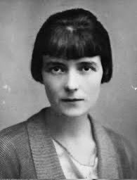 LiteraryVienna's tweet image. „Would you not like to try all sorts of lives - one is so very small - but that is the satisfaction of writing - one can impersonate so many people.“

Katherine Mansfield