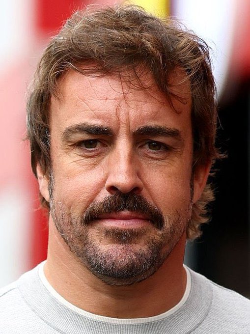 Abs_AMR14's tweet image. First look at Fernando Alonso on the set of โTHE DEVIL WEARS PRADA 2โ