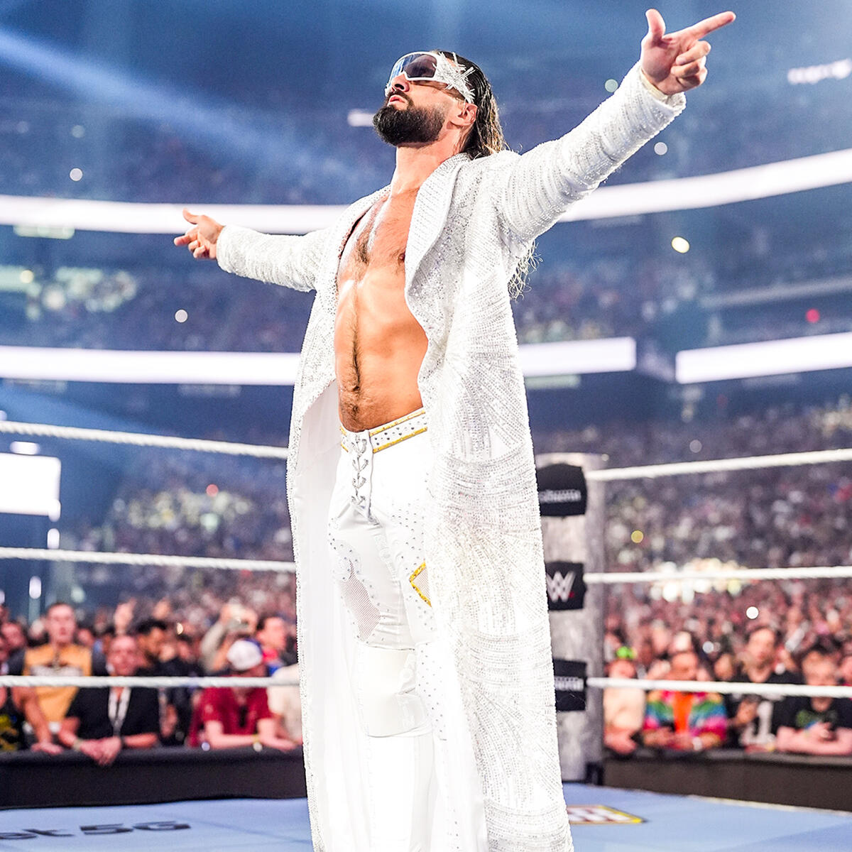 TribalMegastar's tweet image. 馃毃 LA Knight was scheduled to lose to Seth Rollins at SNME, with the plan being for him to get his win back at SummerSlam in a rematch. It's unclear if creative will pivot to something new for Knight.
Hopefully Knight doesn't end up missing SummerSlam 馃檹
(BodySlam Net)