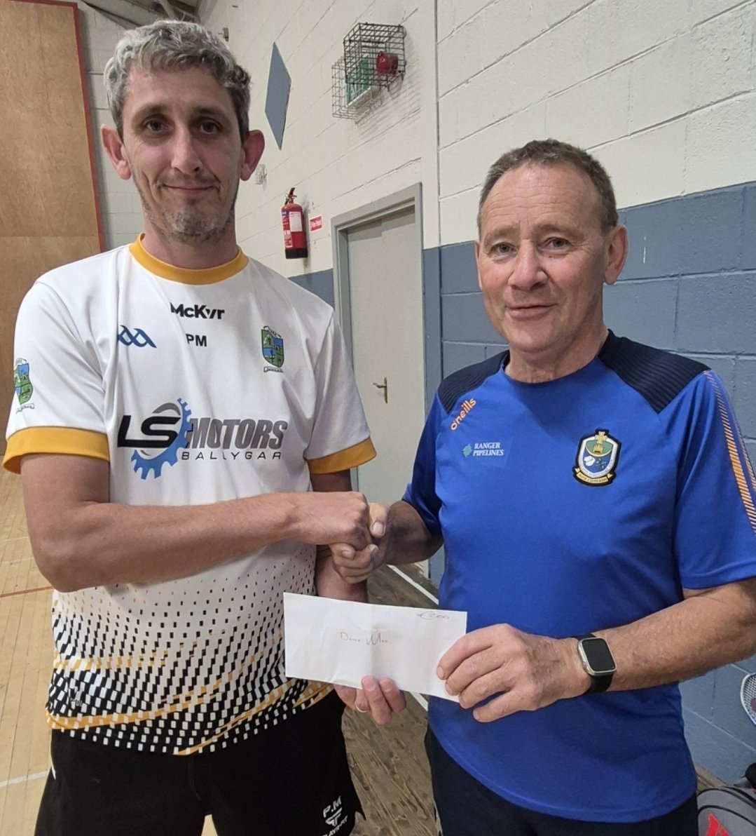 Congratulation's to Donie Mee who won our predict the score competition for the All Ireland Hurling Final between Cork and Tipperary.

Donie is pictured receiving his first prize of €200 from Padraic Mulry.

Many thanks to everyone for supporting the competition.

#rosgaa