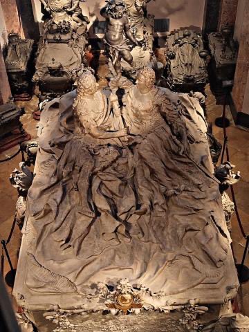 bartulinsquins's tweet photo. @n10josten and please let them be at least as extra as empress Maria Theresa https://t.co/uAiD2meGhv