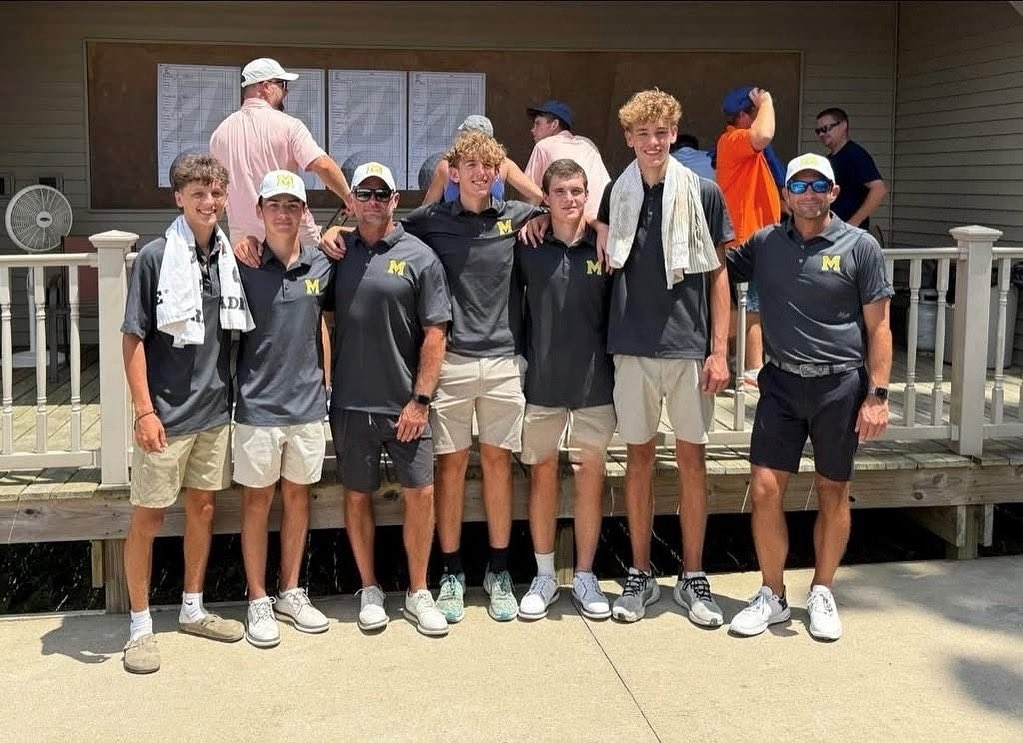 ⛳️🐯 Way to start the season STRONG, Tigers! 🐯⛳️
Congratulations to our Murray High Boys Golf Team on an impressive 3rd place finish at the Benton Classic at Benton Country Club!

Pictured:  Ian, Owen, Coach English, Reed, Nick, Maddox and Coach Morris