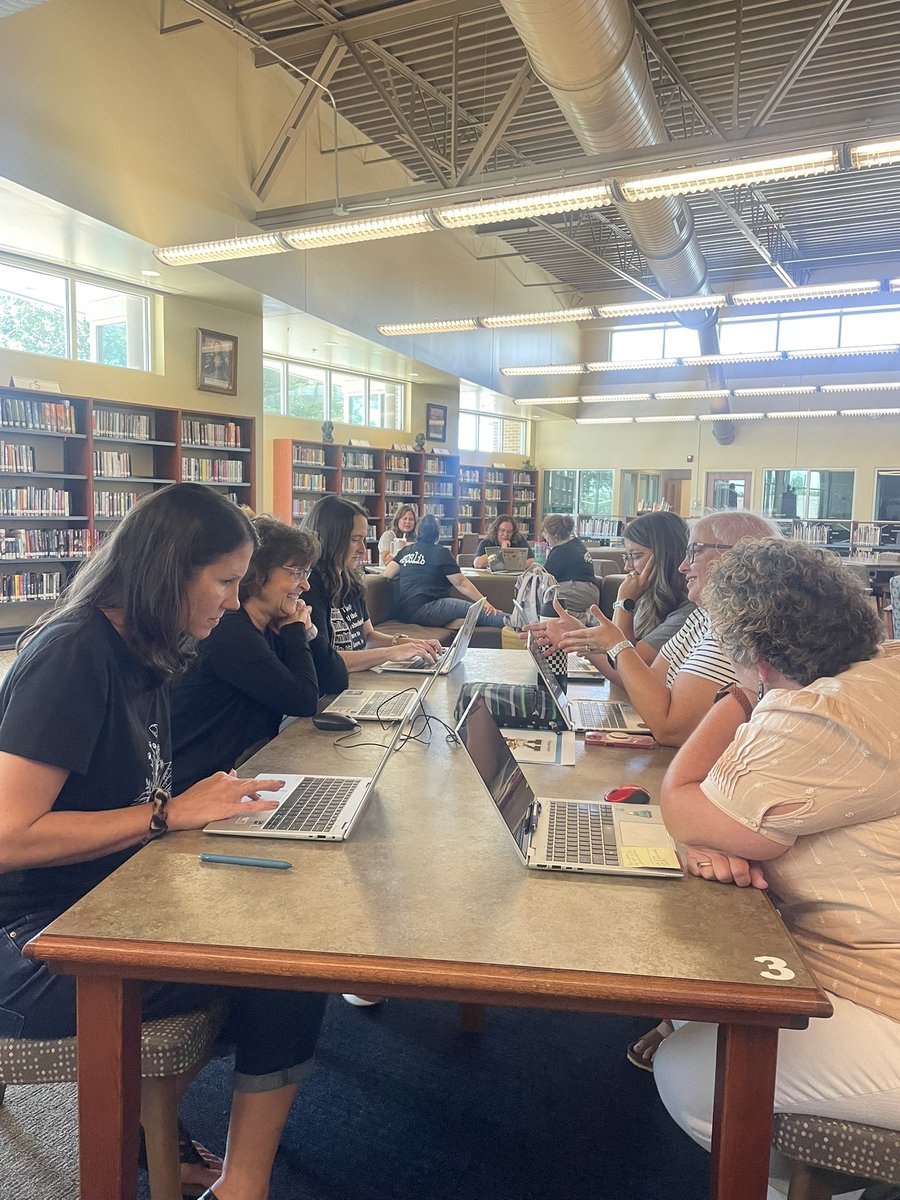 jtalburt's tweet image. .@officialSPS Librarians gathered together for professional learning and collaboration during the summer option of #TeachForward! #spslib #SPSCurriculum 📚❤️📚