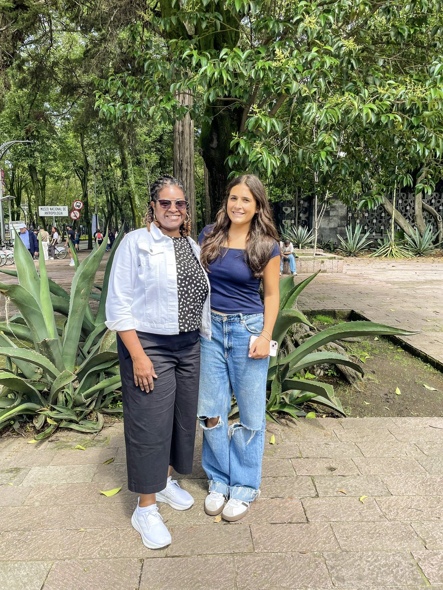 SunDevilBeachVB's tweet image. Big 12 Beyond Borders 🇲🇽

Last week, Arden Besecker represented @TheSunDevils in Mexico as part of the @Big12Conference Beyond Borders program. She participated in activities with student-athletes and administration from other Big 12 schools! 💛

#SandDevils /// #ForksUp