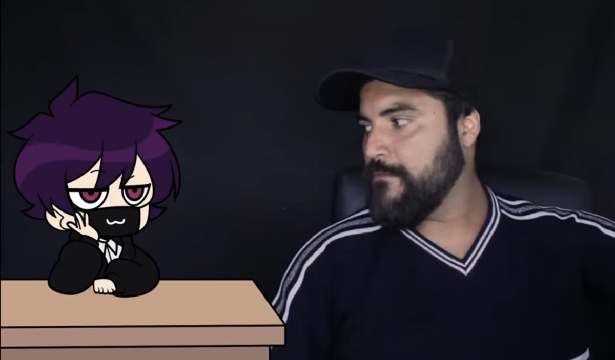Kenkito4's tweet image. llon enojao mirando pal lao a un mono animao