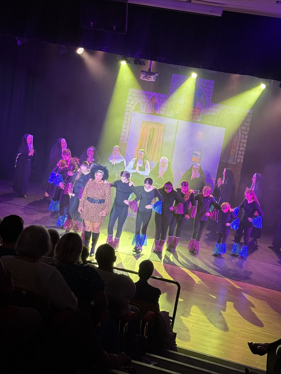 had a thoroughly enjoyable evening seeing <a href="/StCyresSchool/">St Cyres School</a> ‘s very own Miss Hennessey (plus a few of our pupils) in <a href="/PukkaBarry/">Pukka Productions</a> ‘s production of Sister Act! Fantastic show performed in our great school facilities🤩🎵🎤👏🏻