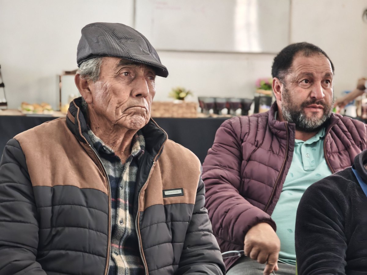 💧 #GestiónHídrica | Comité Gestor Territorial: San Antonio. 

Nos reunimos con agricultores y productores de la zona para coordinar acciones destinadas a no sólo mejorar la eficiencia hídrica en el agro, sino también para promover un cambio cultural en torno al uso del agua.