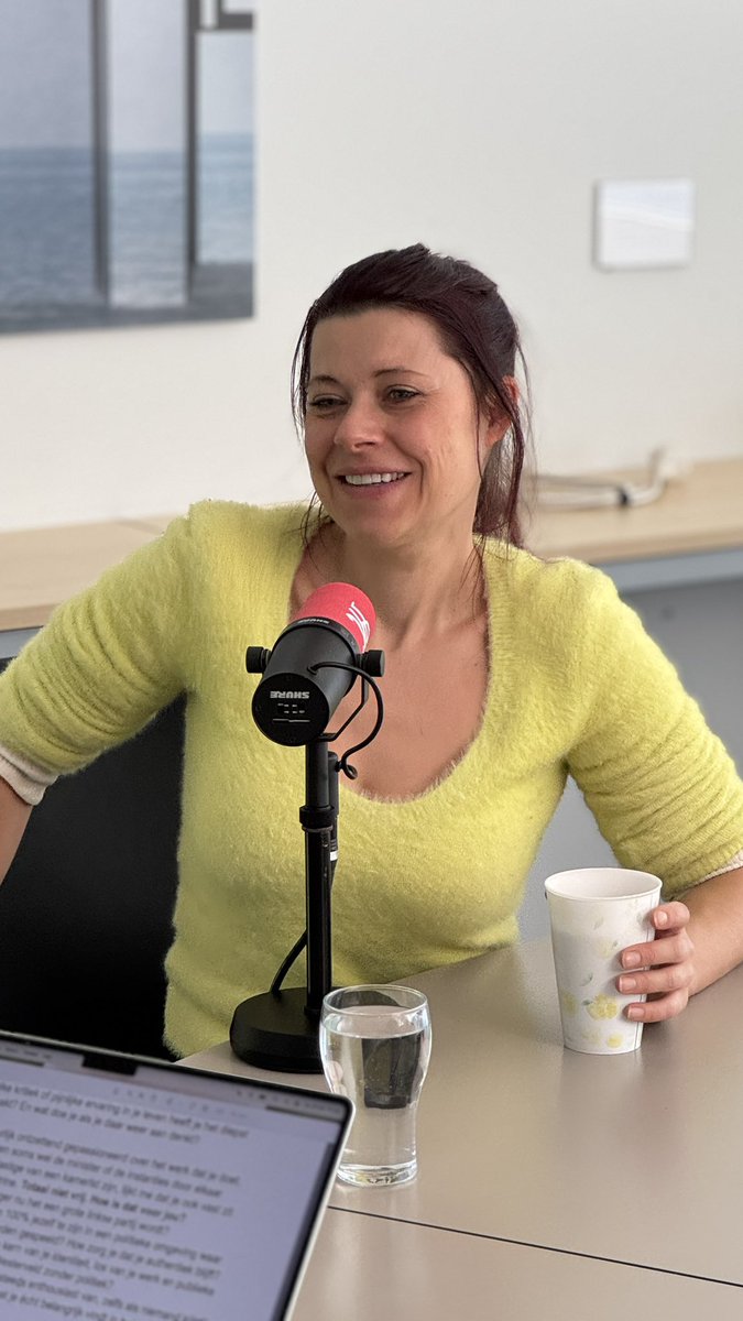 In geprek met 1 van mijn grote politieke idolen, <a href="/Lisawesterveld/">Lisa Westerveld 🟥</a> van GL/PvdA over hoge verwachtingen, crisis in de jeugdzorg, innerlijke vrede en dat hardrockers eigenlijk hele lieve mensen zijn 😉 Fijn gesprek, gratis te luisteren! open.spotify.com/episode/5G1C0z…