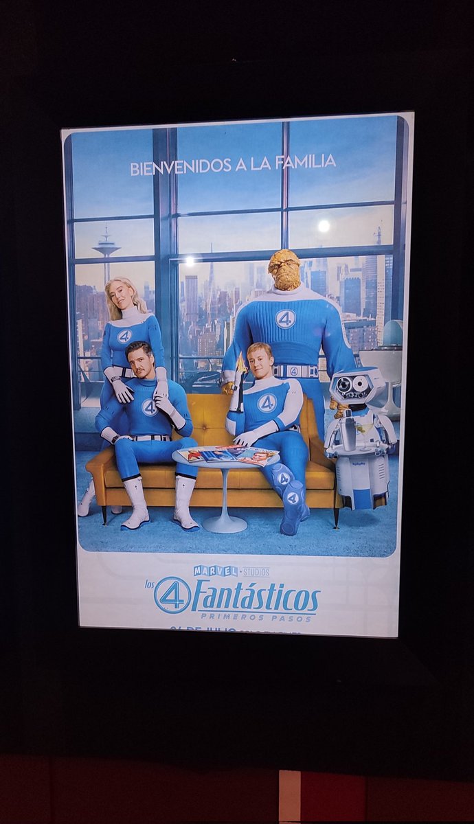 ChosoRokuhira's tweet image. #FantasticFourFirstSteps
He salido de ver F4, me encantó, los 4 se sienten como una verdadera familia, los primeros 2 actos son una belleza, y aunque el 3 flaquea no es que arruine todo.
Jhonny storm el MVP de la película. Disfrutable igual que Superman🦸
#Fantasticfour 8/10