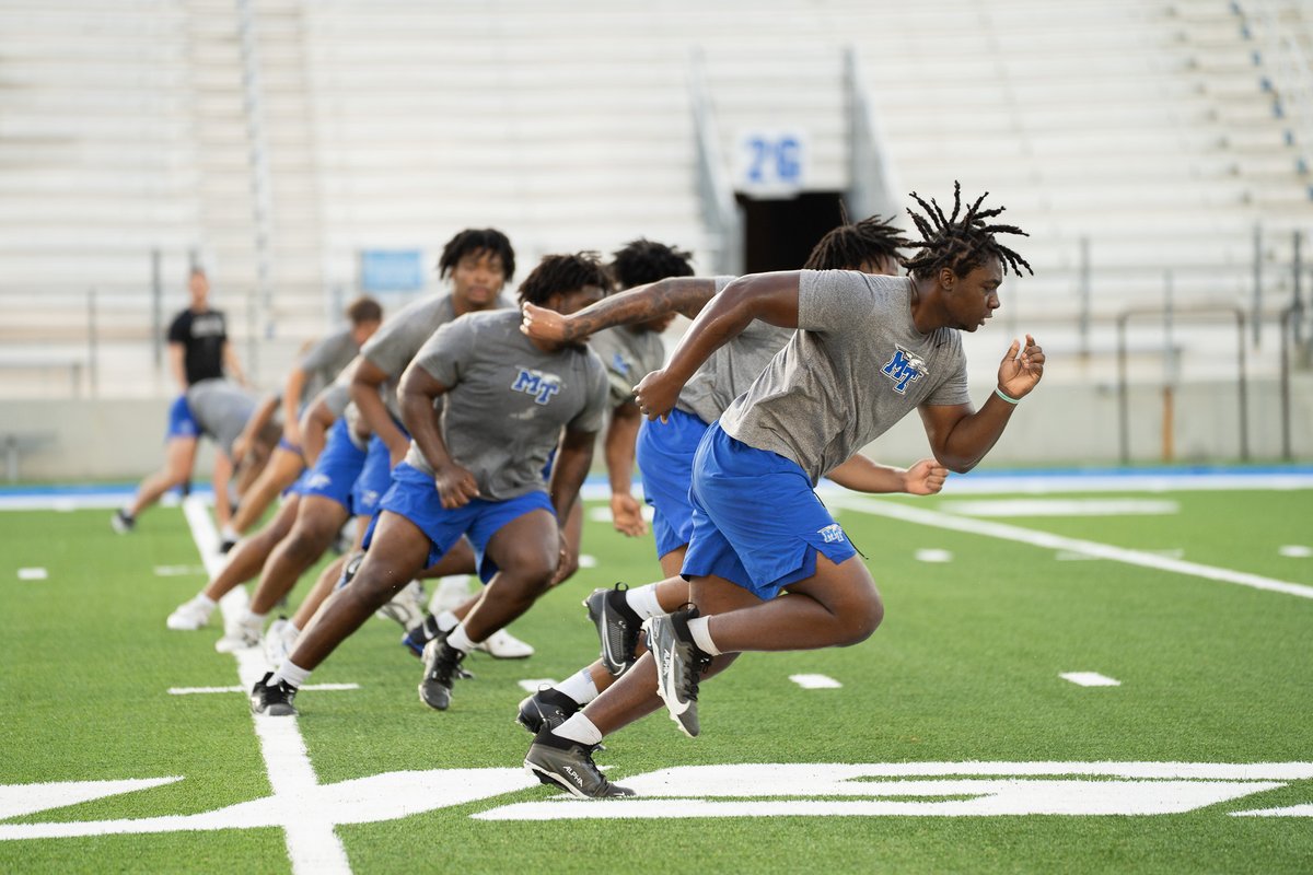 MT_FB's tweet image. ๐๐ฃ๐ ๐ข๐ค๐ง๐ ๐ฌ๐๐๐ until fall camp ๐
#BoroBuiltMiddleMade