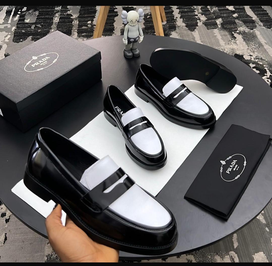 chizzy_shoes's tweet image. 110k

*#NotTheRegular* 

#PRADA - SHOE

Size: 40-46

Comes with complete packaging…