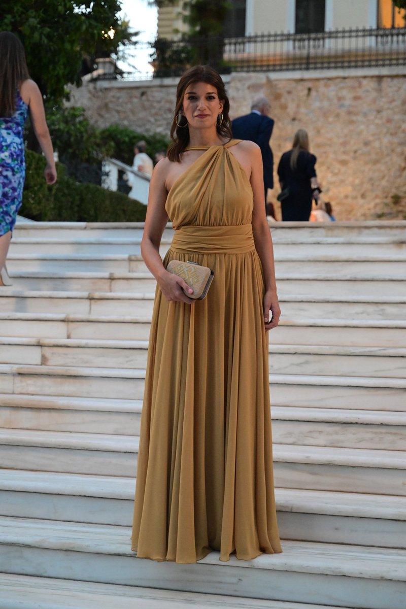 giomar98436501's tweet image. Άλλη μια ανύπαρκτη της αριστεράς που δεν ξέρει ούτε να μιλήσει ελληνικά, αλλά έπιασε την ευκαιρία από τα μαλλιά και βρέθηκε να κόβει βόλτες στο προεδρικό μέγαρο.