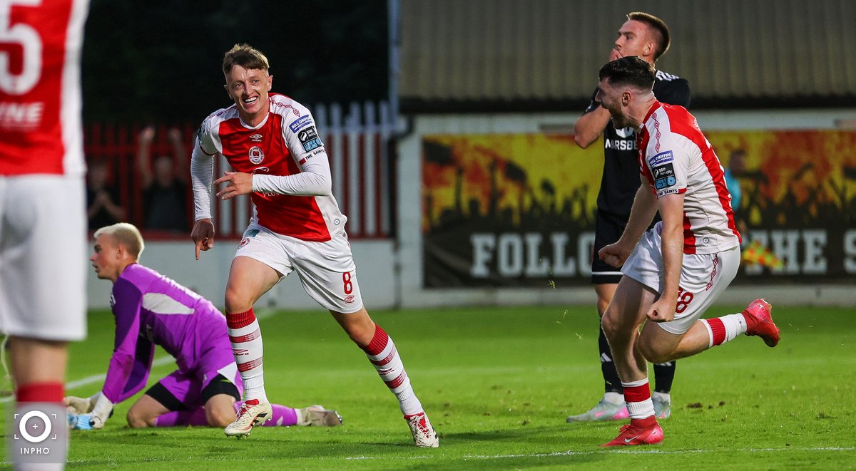 Inphosports's tweet image. Pure joy for the @stpatsfc faithful as Chris Forrester scores the winner in Richmond Park! ⚽️
📸@RyanByrnePhoto