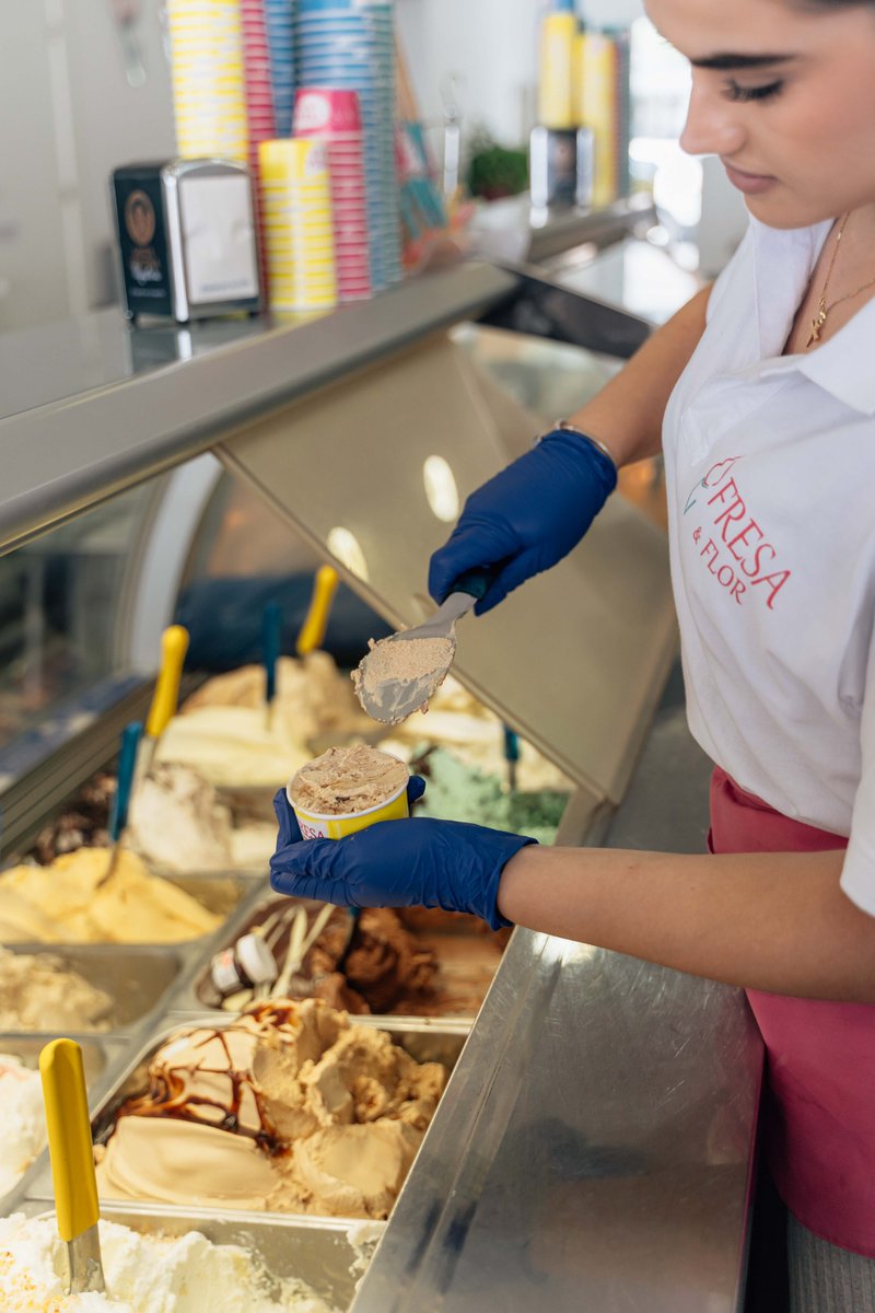 ✨ ¿Necesitas un plan perfecto de verano en Rincón de la Victoria? Playa, paseo… ¡y un buen helado! 🍦

En nuestras heladerías encontrarás sabores para todos los gustos, elaborados con mimo y una textura espectacular que te hará regresar 😋

#CostaDelSol #VeranoEnRincón