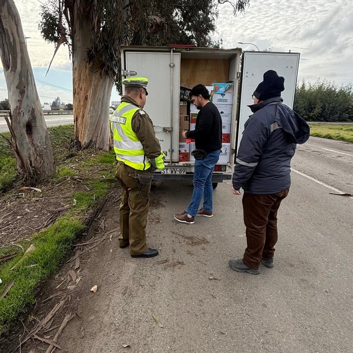 instancia en la que de fiscalizó el transportes de carga entre otros, obteniendo los siguientes resultados: 30 controles vehiculares, 12 controles de identidad además de 2 infracciones tributarias y 2 infracciones al tránsito.
#OrdenyPatria