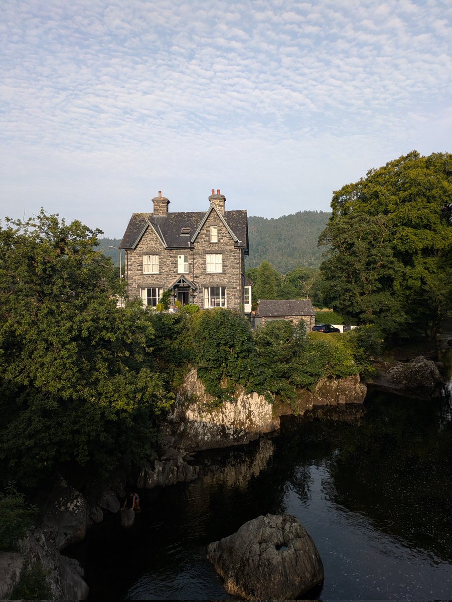 __LeftistVegan's tweet image. Today my wife and I made our way to Northern Wales to a village called Betws-y-Coed it's an absolute fairy tale π