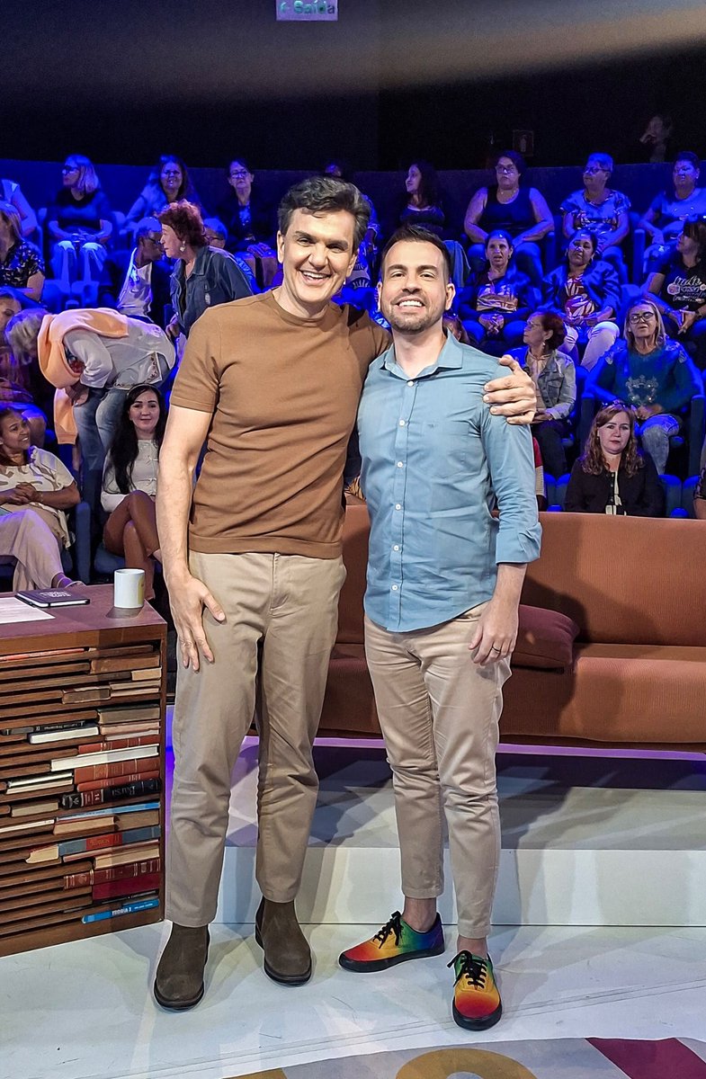 Participação no Arena dos Saberes, da TV Cultura, apresentado por Gabriel Chalita. Vai ao ar nesta quinta, às 20h, com reprise no sábado, também às 20h.