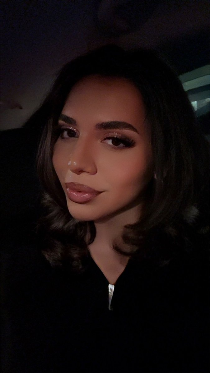 flamboyancyy's tweet photo. hiii 🖤 https://t.co/SAjQm3O88a