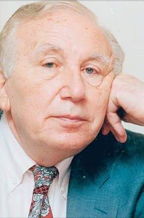 إياك أن تقرأ حرفا من كتابات العرب .. فحربهم إشاعة وسيفهم خشب وعشقهم خيانة ووعدهم كذب .. إياك أن تسمع حرفا من خطابات العرب فكلها نحو وصرف وأدب ..

ليس في معاجم الأقوال قوم اسمهم عرب ..

 نزار قباني