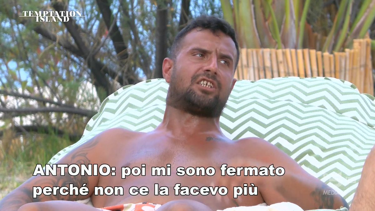 heythreshold's tweet image. &quot;fino a dove sei arrivato?&quot; 
&quot;fino al falò, poi non ce la facevo più&quot;
&quot;eh dobbiamo allenarci di più per arrivare di là&quot;

il perculo degli altri due mentre quello sta schiantando!  ⚰️

#temptationisland