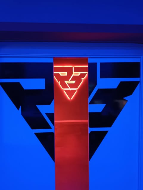 ErixGer's tweet photo. @LVPesLoL No todas las tardes se visita la casa del próximo campeón de la LVP, trato de 10 no de 100 tanto de @MarcR0SS @Juan_Anguix @pnroman @TheRealCactus17 @daniloce99 @fezzysucks @RamonSanchis https://t.co/JiyXw4ZDTh