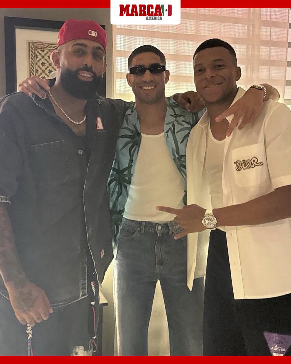 MarcaMexico_'s tweet image. Mbappé disfruta de sus vacaciones y Puerto Rico 🇵🇷🥵
🏝️ El francés ha disfrutado de la isla junto a Hakimi y en compañía de artistas como Bad Bunny y Eladio Carrión
#mbappe #realmadrid #futbol #marcaamerica #marcamexico
