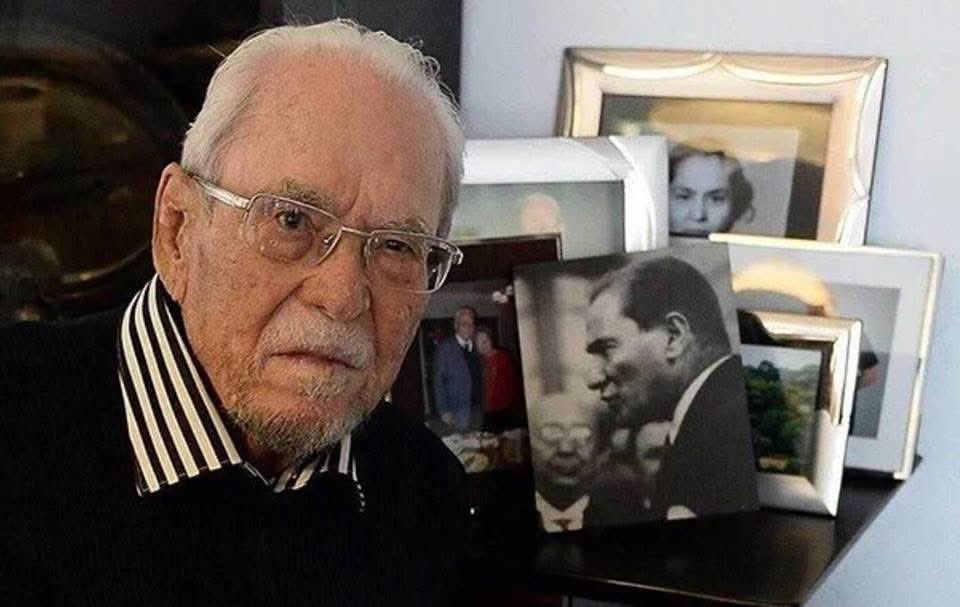 Hocaların hocası Halil İNALCIK’ı uçmağa varışının yıldönümünde yâd ediyoruz.

Ruhu şâd olsun