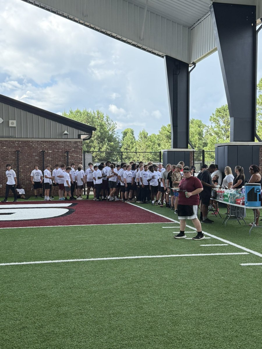 The Friday Night in Franklin cookout!! The band, cheerleaders, and football players enjoying some fellowship before the season kicks off! The football team is so appreciative of the band, cheerleaders, and parents that provide unlimited support!! #BraveNation #Team53 #TheHCway
