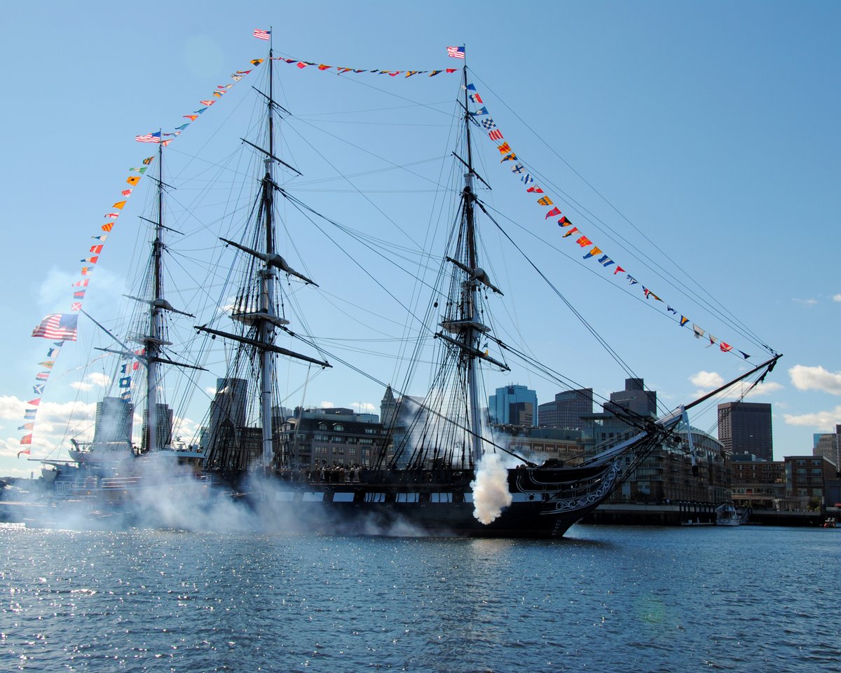 #Throwback to 2011 as USS CONSTITUTION honored its 214th birthday, firing a salute toward U.S. Coast Guard Sector Boston, the site of the former Edmund Hartt Shipyard where it originally launched. 🇺🇸 ⚓ 

📸 Courtesy U.S. Navy
#Throwback #ThrowbackThursday #Boston #Navy250#