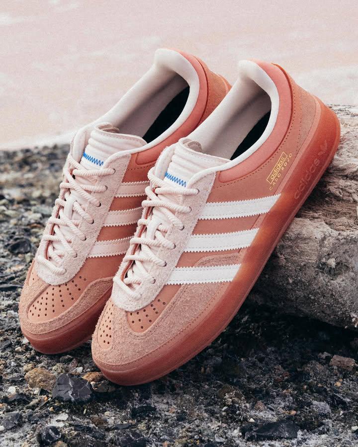 LaceLounge's tweet image. Bad Bunny’s new adidas Gazelle “Cabo Rojo” drops July 26 🇵🇷🐰 
Inspired by Puerto Rico’s iconic pink salt flats and coastal beauty. A tribute to the island’s vibrant culture.
#BadBunny #adidasGazelle #CaboRojo #PuertoRico #SneakerDrop #SneakerNews #Streetwear #adidasOriginals…