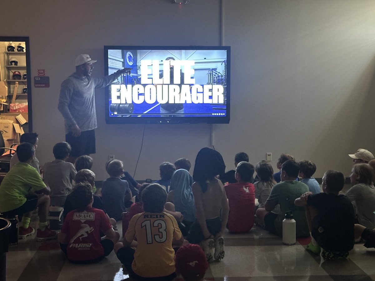 MHSFootball25's tweet image. Spent break today at football camp learning about being Elite Encourager’s from @2Wordstv and Stephen Mackey! @CoachHaack09 #TheStandard #BiggerThanBall