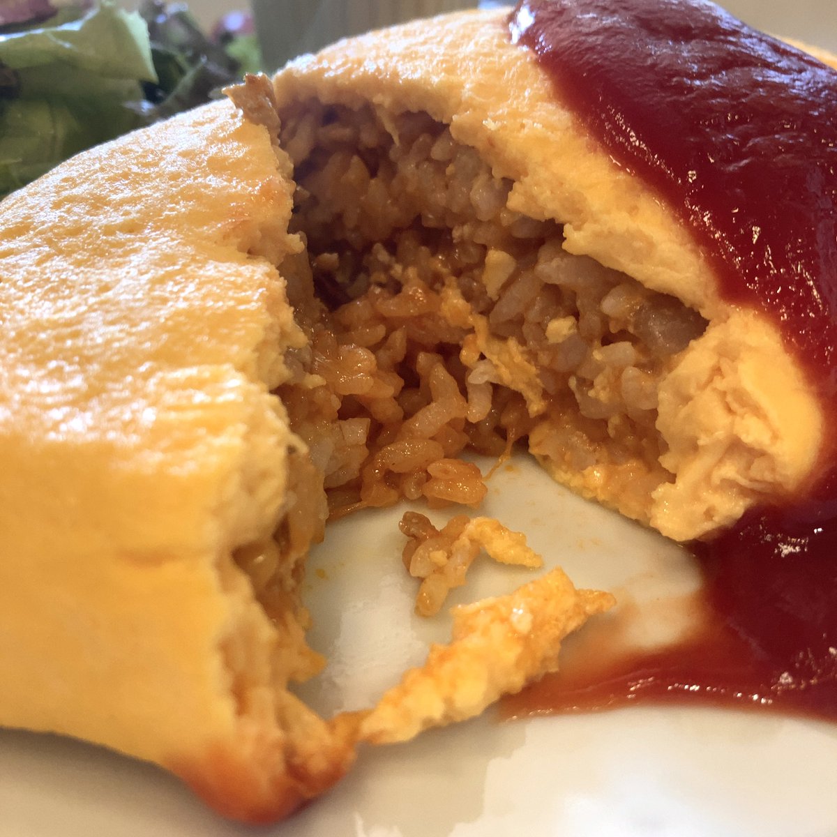 orendikun's tweet image. おっ昼〜は、オムライスとハンバーグプレート🥚
ご飯メッチャむぎゅってインされてて、プチボリューミー✨
お腹ぱんちくりんだけど、デザートにカキ氷食べ行っちゃおっかな〜🍧
( *´艸`)
#ランチもモリモリ