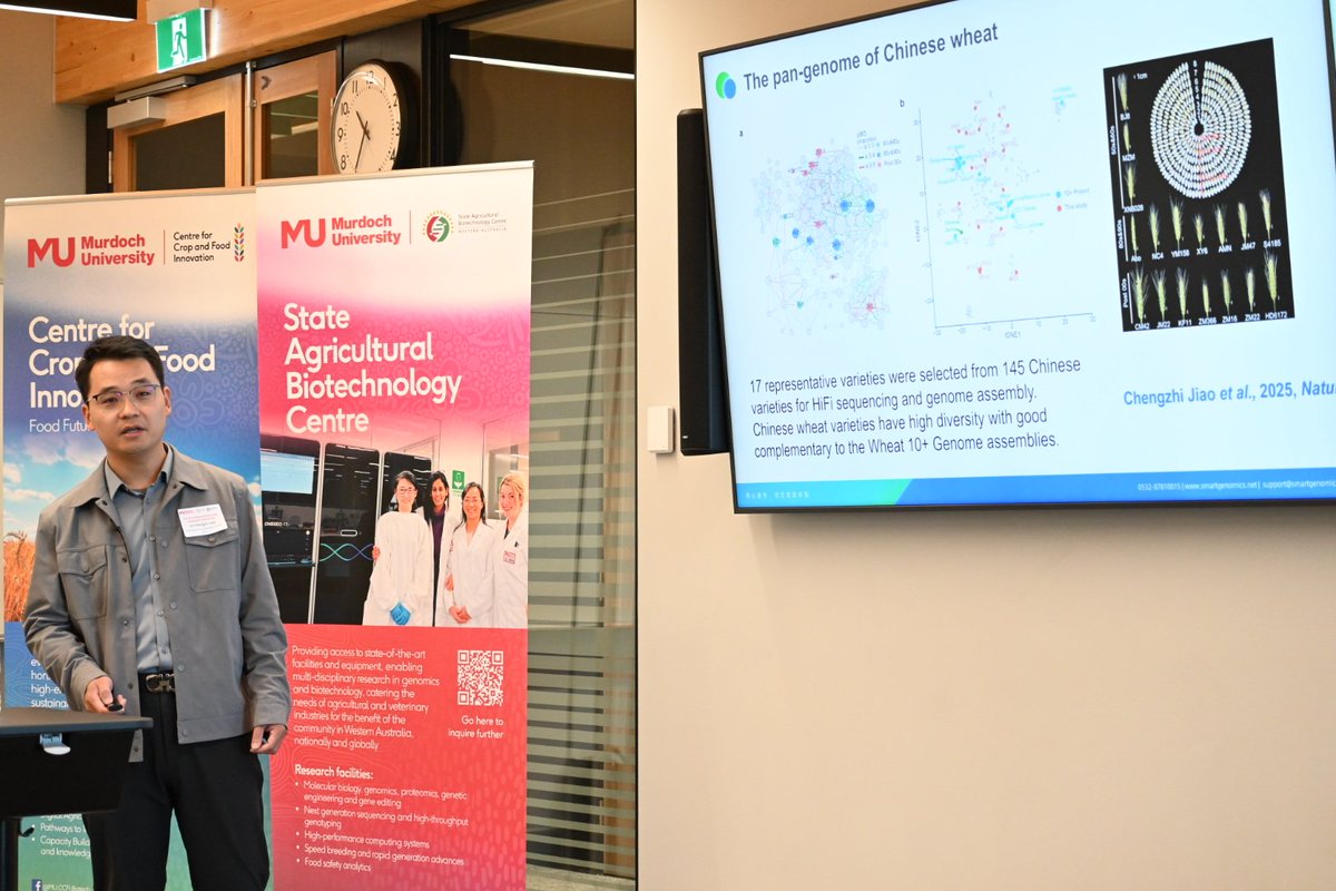 MU_CCFI_Biotech's tweet image. Capping off our session on Exploring Pangenomes is the Founder and CEO of the Smartgenomics Technology Institute, Dr Chengzhi Jiao, who presented a comparative genomic analysis of wheat varieties in China and Australia.
Dr Jiao was a key contributor in one of the most…